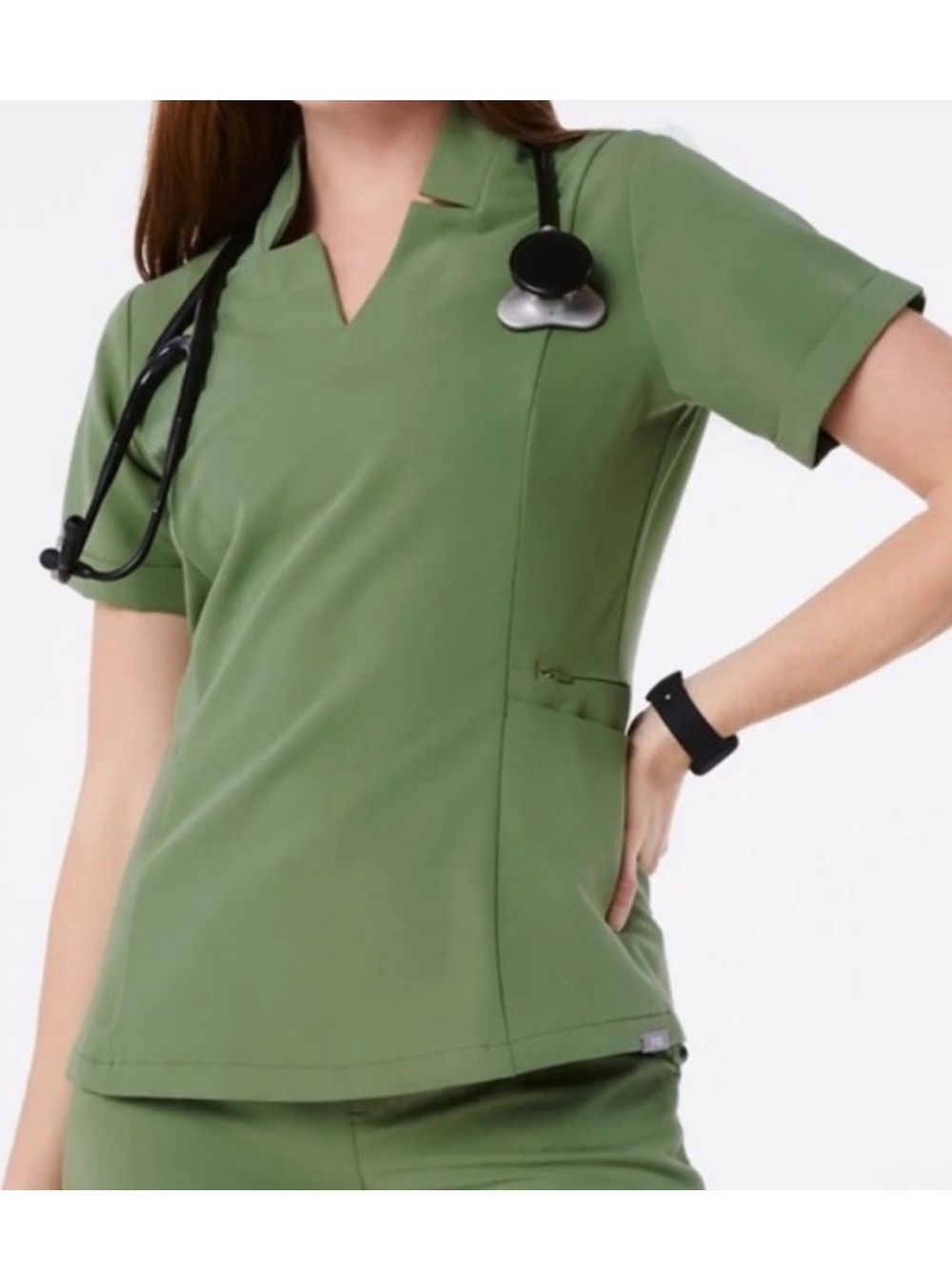 Figs Inala Slim Scrub Top in Fern